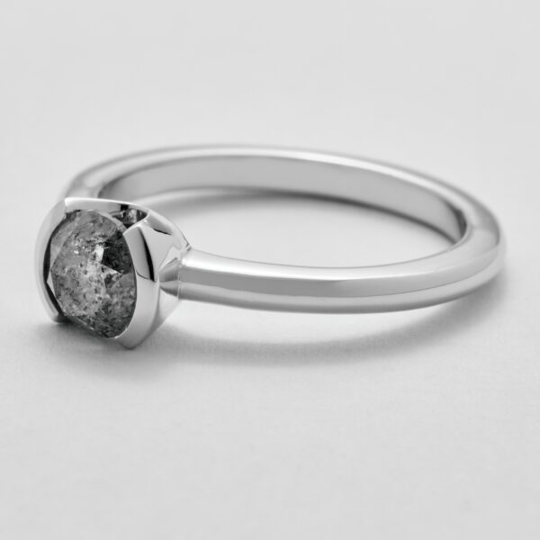 Chah – 0.87ct Round Brilliant Salt and Pepper Diamond