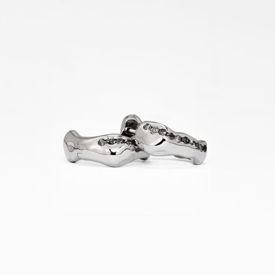 Unbounded Salt-and-pepper Diamond Ear Hoop (Petite)