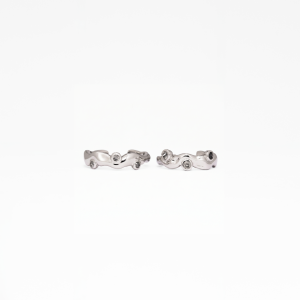 Unbounded Salt-and-Pepper Diamond Earcuff