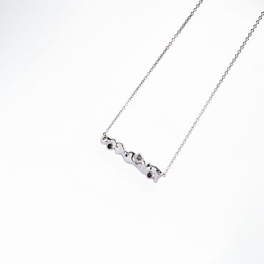 Unbounded Bar Necklace