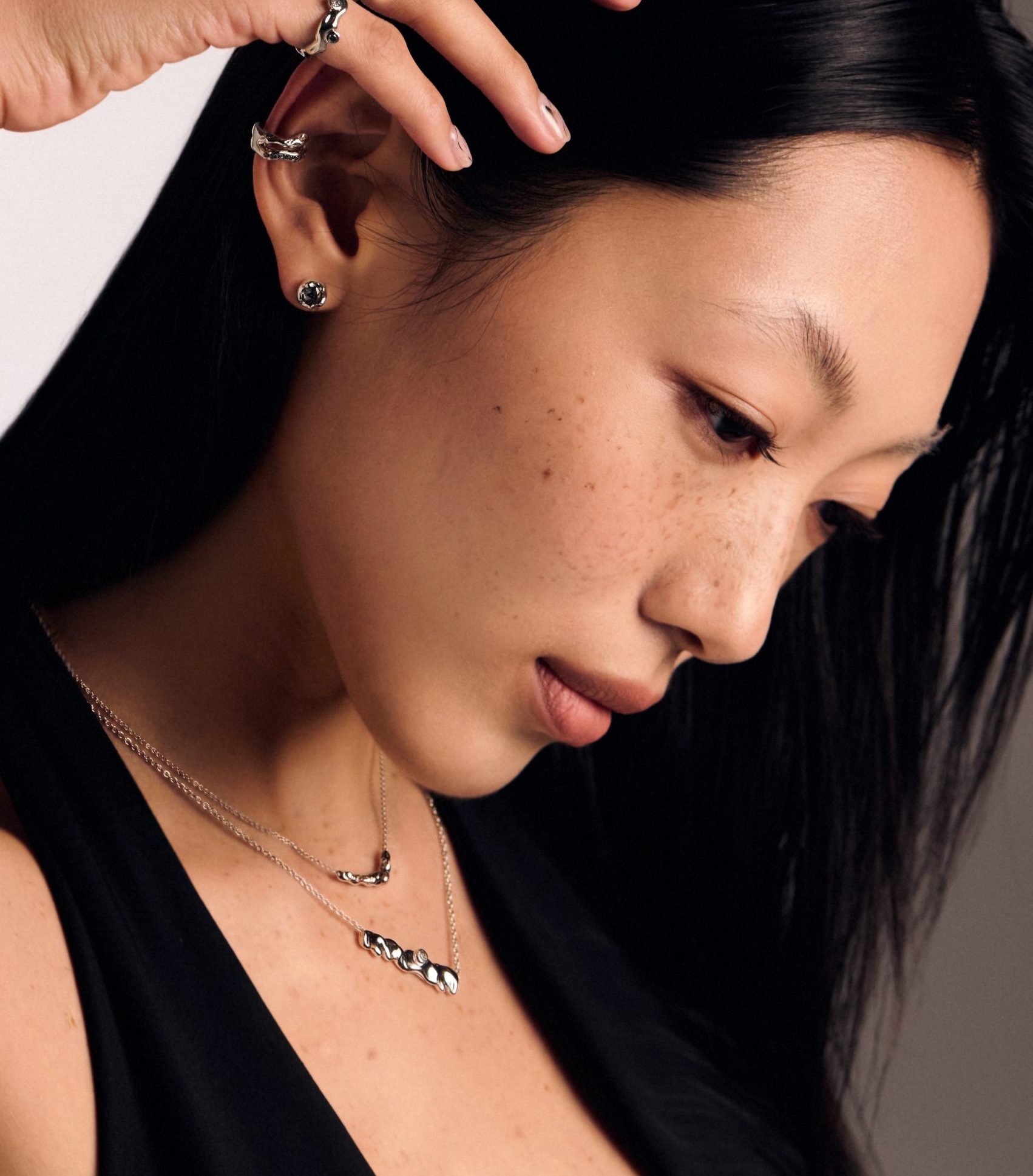 Unbounded V Salt-and-Pepper Diamond Necklace - Image 2