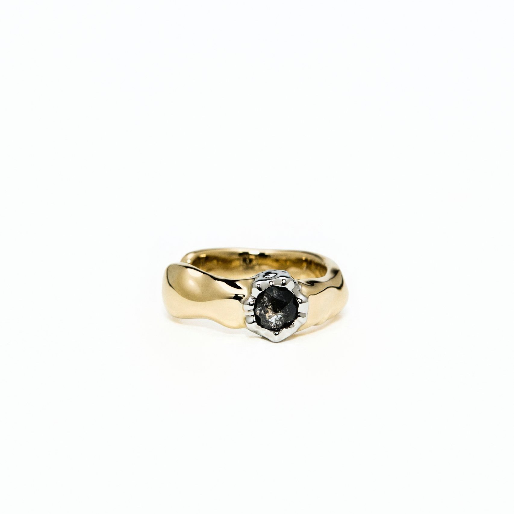 Unbounded Two-Tone Salt-And-Pepper Diamond Earcuff