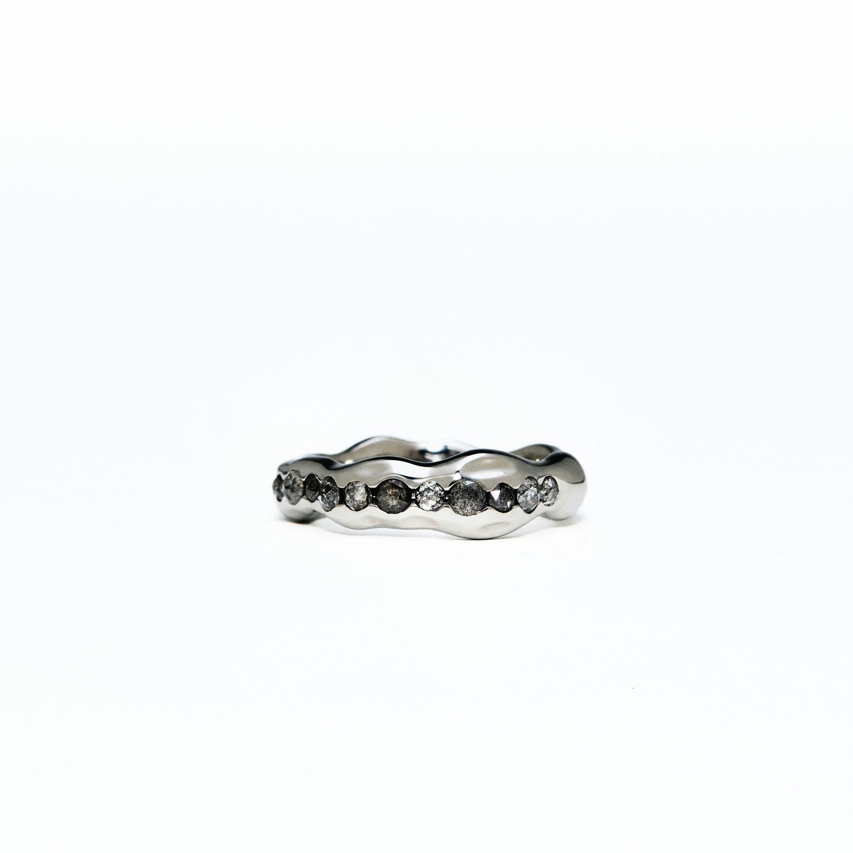 Unbounded Salt-And-Pepper Diamond Ring (Mid)
