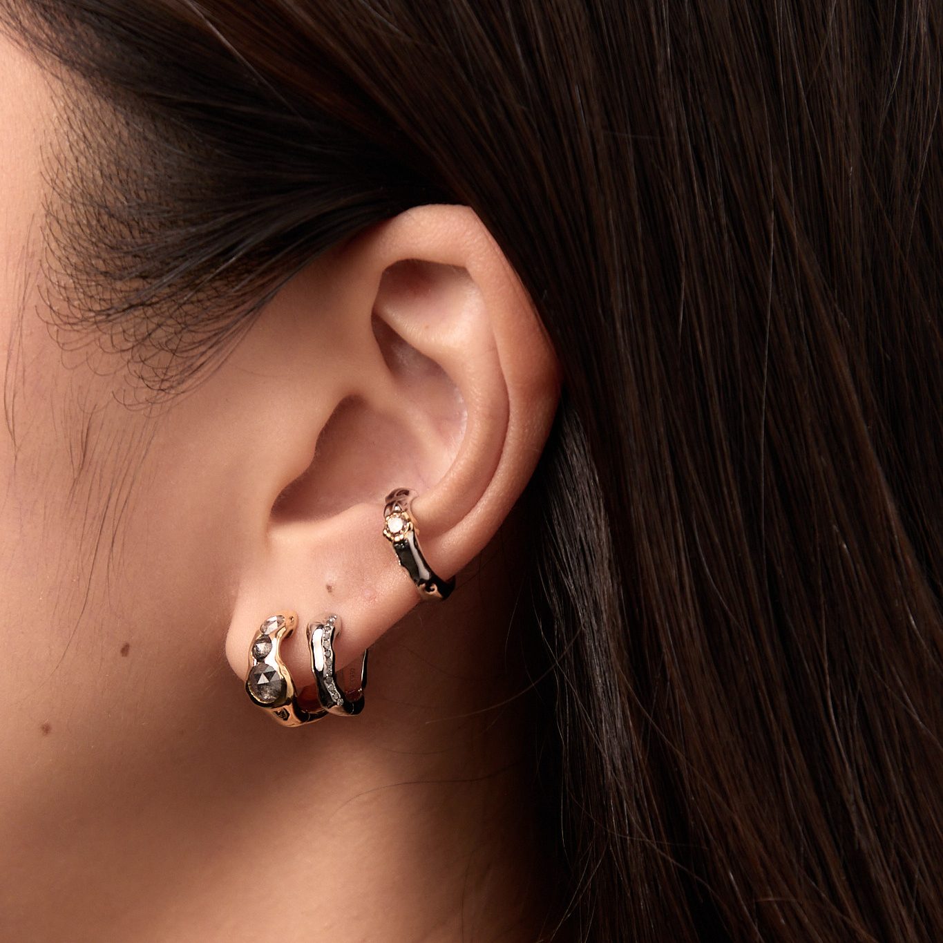 Unbounded Salt-And-Pepper Diamond Ear Hoop (Mid) - Image 2